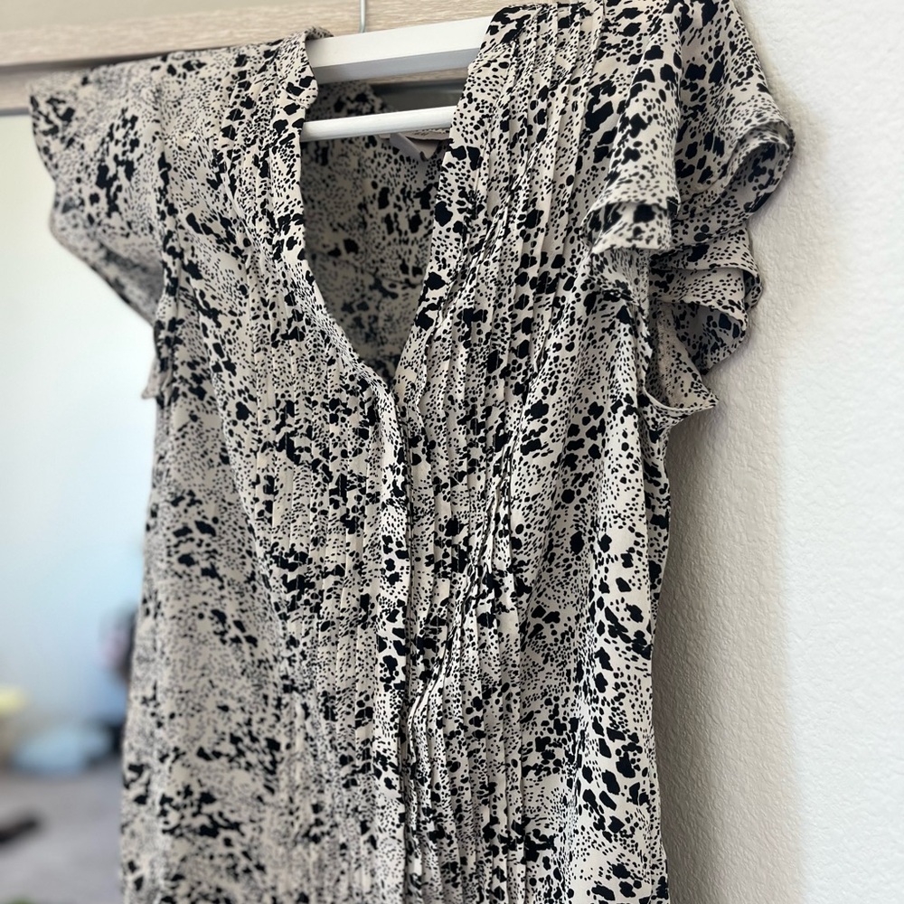 Women's Black and White Printed Top